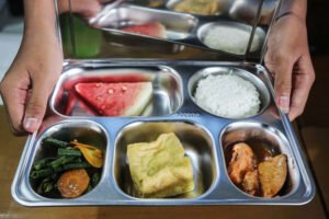 Setahun Pemerintahan, MBG Jadi Wujud Nyata Visi Indonesia Emas 2045