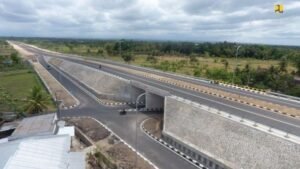 Setahun Pemerintahan Prabowo, Pembangunan Infrastruktur Bebas Sengketa dan Hambatan Hukum