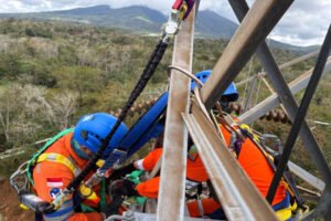 Dari Gelap ke Terang: Restorasi Kelistrikan Percepat Aktivitas Warga Terdampak Banjir