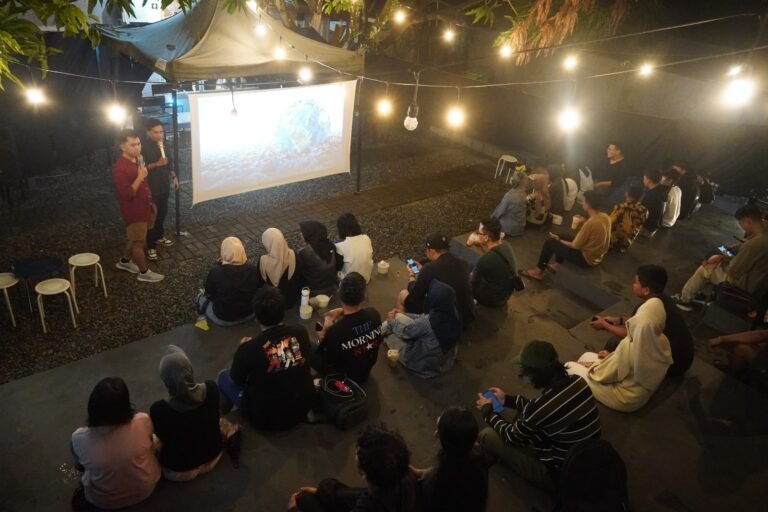Kesadaran Lingkungan Meningkat, Gen Z Timika Padati Nobar Film Dokumenter Menolak Punah