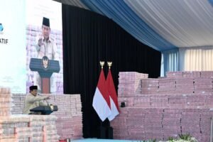 Presiden Prabowo Tegaskan Kredit Mekaar Harus Lebih Ringan bagi Pelaku Usaha Mikro