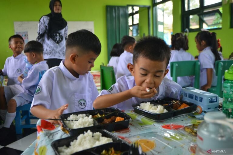 Tegas, Pemerintah Tutup Dapur MBG Bermasalah demi Keamanan Pangan Anak